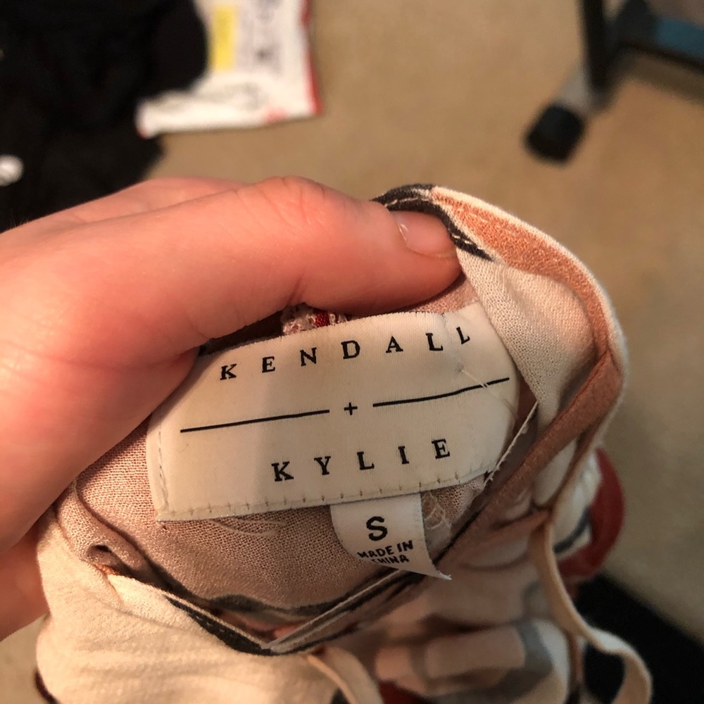 Scalloped Stripe Romper White Peach And Red - image 4